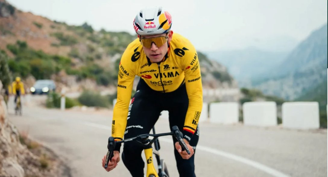 Van Aertiste tweet media