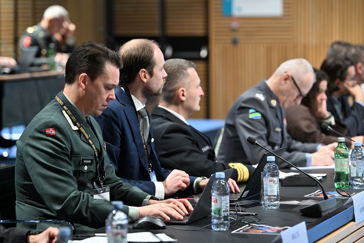 MORH_OSRH's tweet photo. Danas je #MORH bio domaćin sastanka Koordinacijske grupe za dronove i protudronovske sustave, održanog u Nacionalnoj i sveučilišnoj knjižnici u Zagrebu.
Koordinacijske grupe za dronove i protudronske sustave predvode Hrvatska, Nizozemska i Latvija.🇭🇷✌️
Cilj je da Hrvatska bude vodeća nacija u proizvodnji FPV dronova i zajedničkim nabavama ❗️🫡💪
Više na 🔗 https://t.co/mSLSiT57Xu