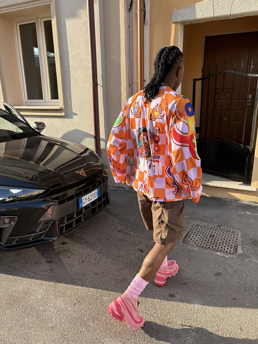 Huewe Gh tweet media