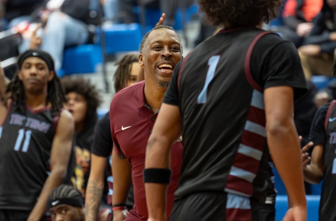 NextUpRecruits's tweet photo. JTOWN has won 10 straight games and will appear in the Final Four of the LIT, facing the winner of Butler vs. Eastern.

They hold wins over Male, Evangel Christian, Seneca, Trinity, and North Oldham, giving them one of the best resumes in the entire state. 

📸: @courierjournal https://t.co/igR3eVPxKg