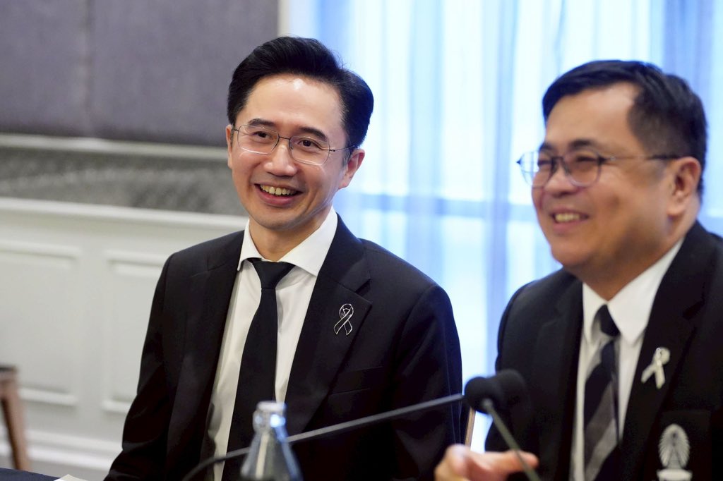 Yodchanan Wongsawat (@yodchananw) on Twitter photo 