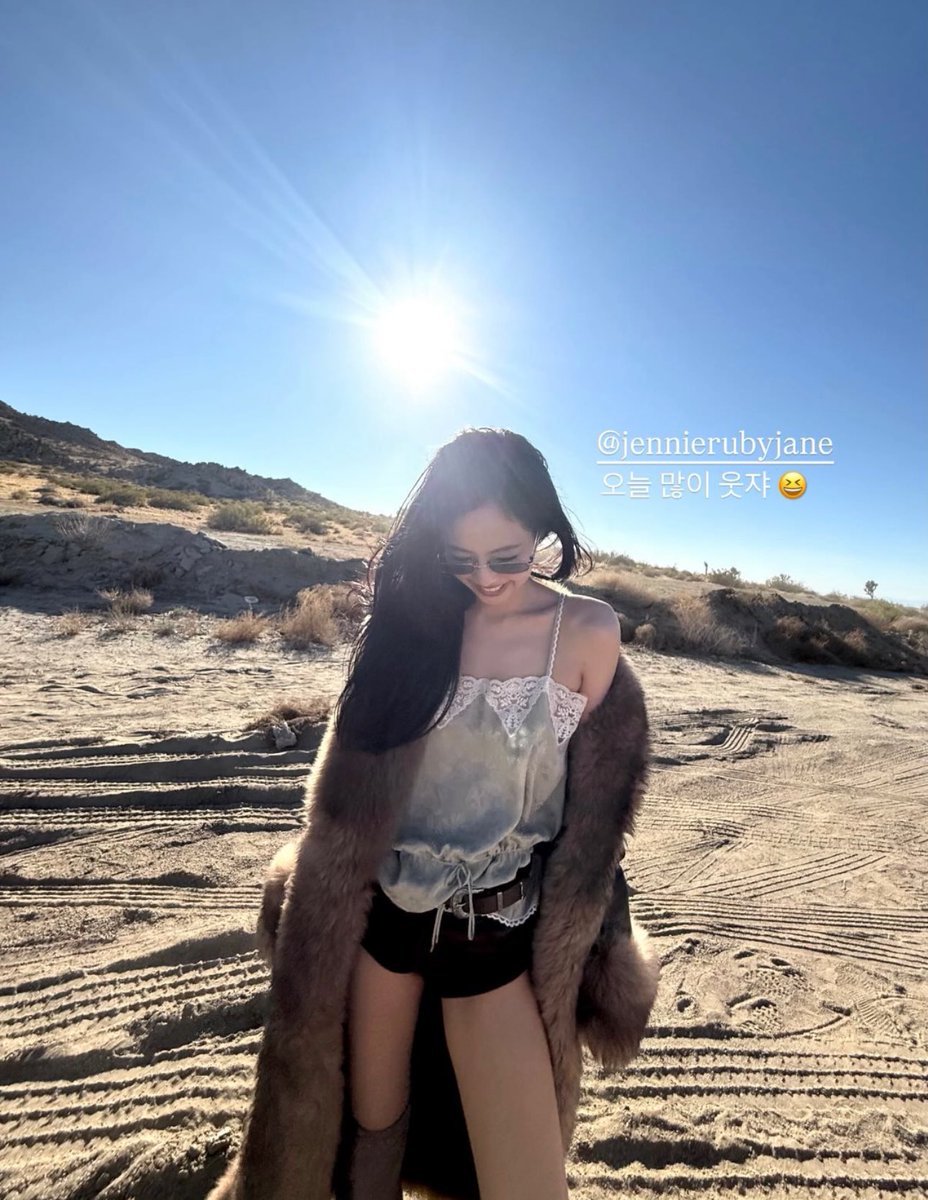 JENNIE NEWS tweet media