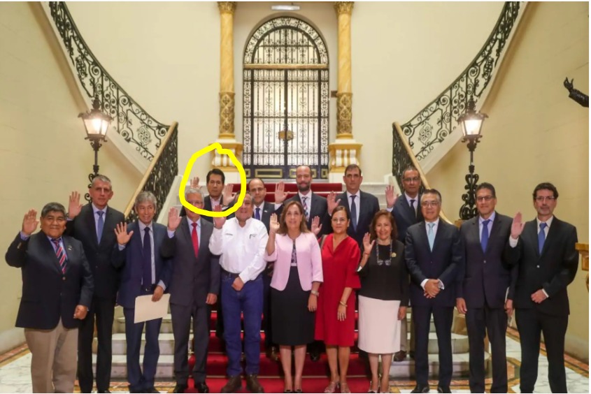 Lopez Chau no solo lleva a la "izquierda" y policía cómplices del golpe al presidente Castillo, sino que tiene como candidato a vicepresidente a ese sindicalismo que por unos pesos abrazó a Boluarte a pesar de sus manos manchadas de sangre. Las fotos y hechos hablan por sí solas