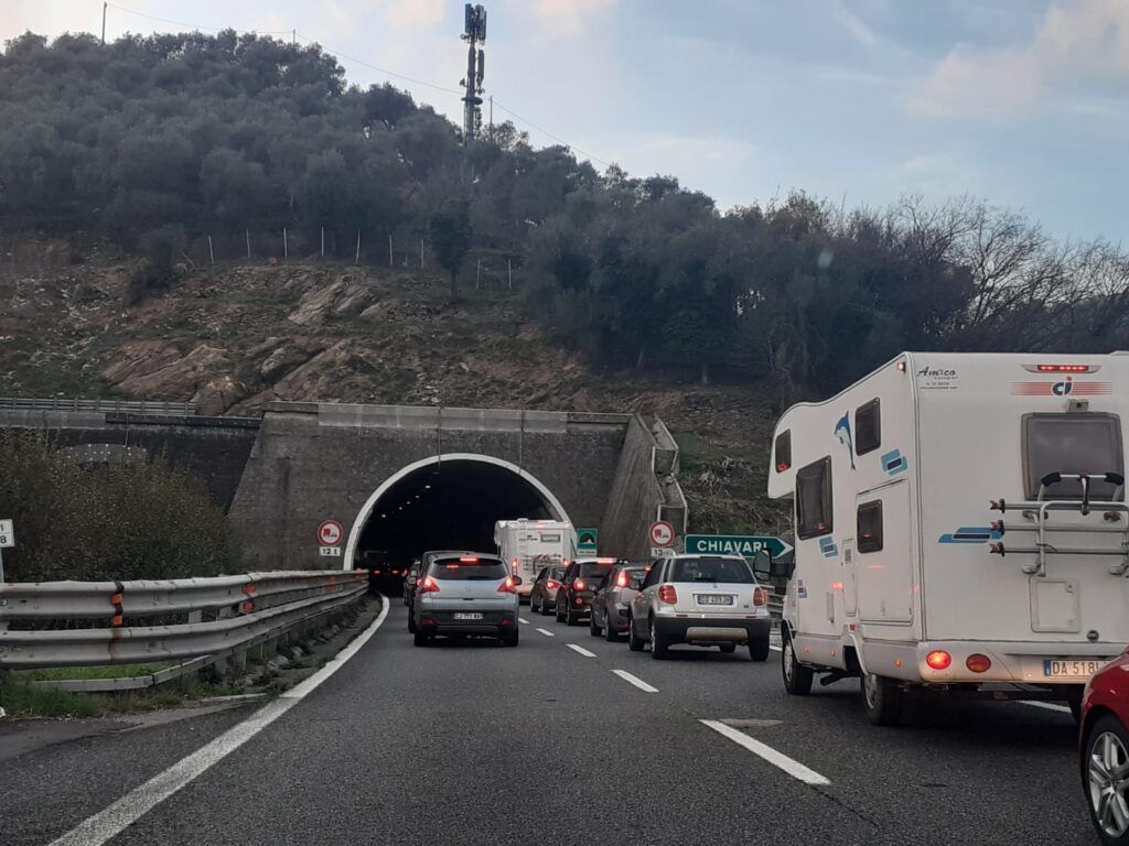 A12: lunga chiusura in vista per il casello di Chiavari, in uscita in direzione Genova
buff.ly/uJiMhtA