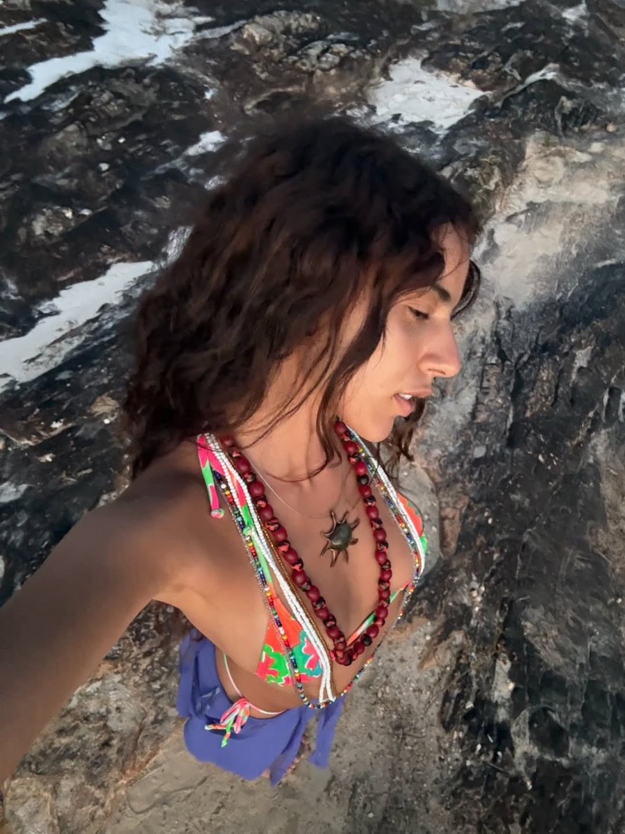 cudegracah's tweet image. mulher linda