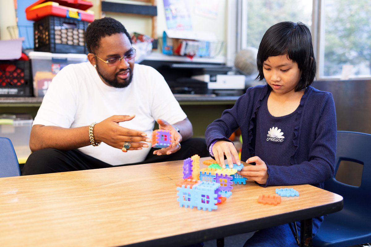 January is National Mentoring Month! 👩‍🏫

We want to take this time to celebrate and thank all the incredible afterschool program providers and mentors across South Carolina!

Your impact is truly transformative, helping students grow, thrive, and dream big! 📚