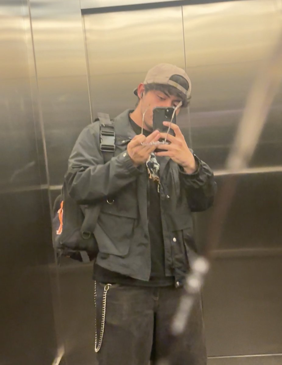 gabriel (@gvrqm) on Twitter photo 