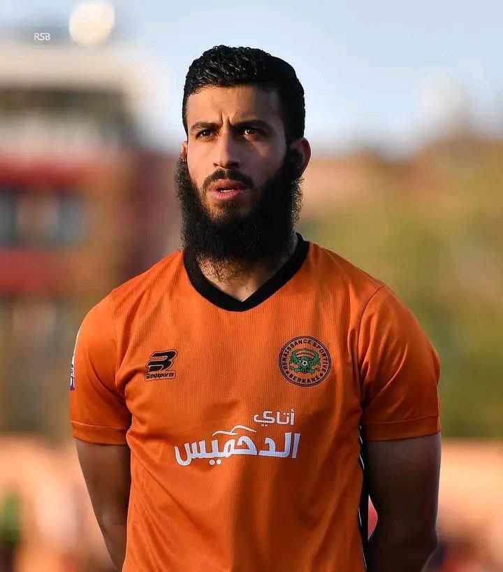 ياسين البحيري لاعب نهضة بركان عبر حسابه على إنستجرام 📲

يوجد في الشعبين المسلمين: المغربي والجزائري عقلاء، يخمدون الفتنة ويطفئون نارها ويدعون للأخوة الايمانية والمودة...
ويوجد فيهما سفهاء، يوقدون نار الفتنة ويؤججونها ويدعون للعصبية والحمية الجاهلية...
فلا تعمّم هذا الحال الثاني