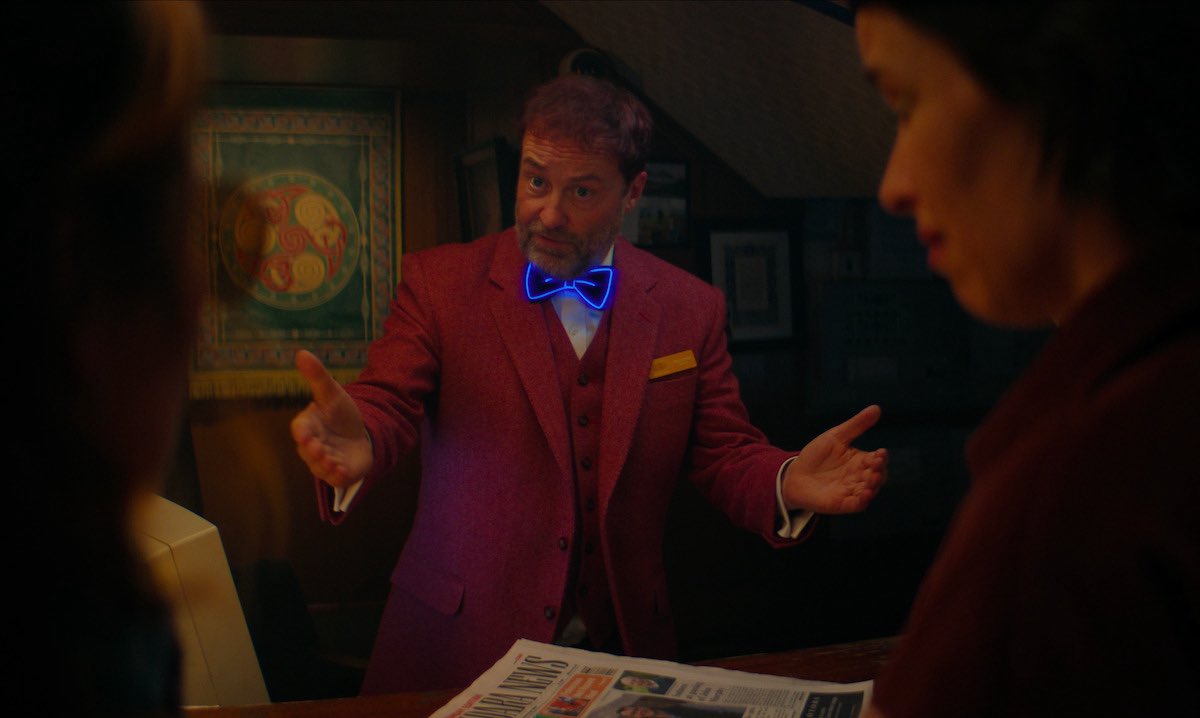 TuSubtitulocom's tweet image. Netflix lanza imágenes promocionales de "How To Get To Heaven From Belfast".

Tres mujeres muy cercanas emprenden una misión caótica para resolver el misterio de la muerte de su amiga, mientras intentan mantener oculto su propio secreto.

Estreno: jueves 12 de febrero.