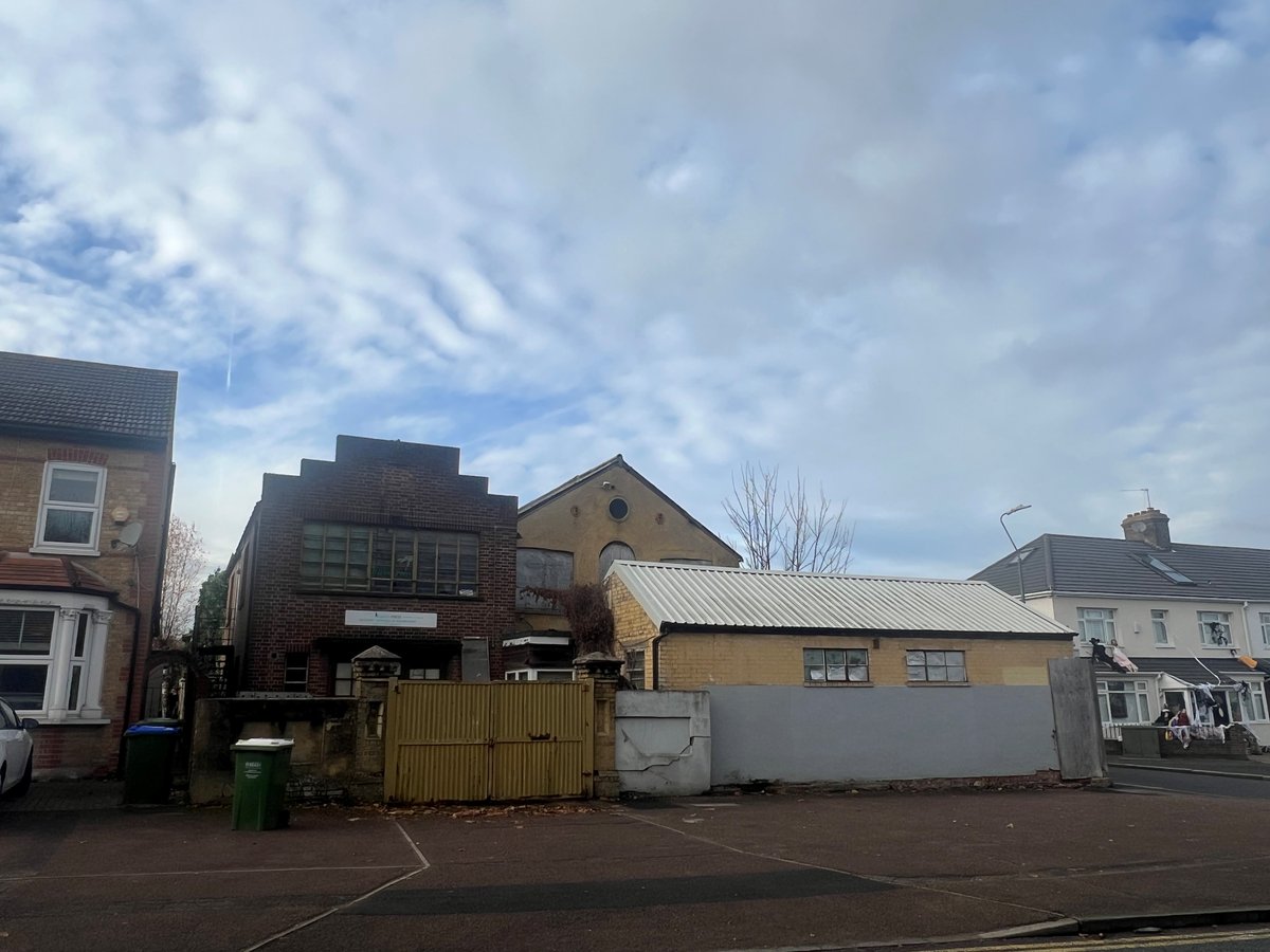 Hummerstone & Hawkins tweet media