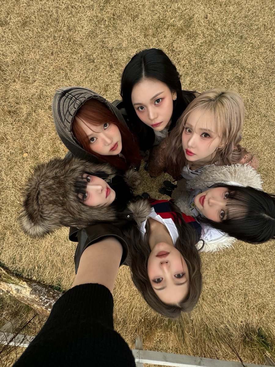 여자친구 11꺼 축하드려요😍

언니들 항상 행복만 하시길…..🫶🏻