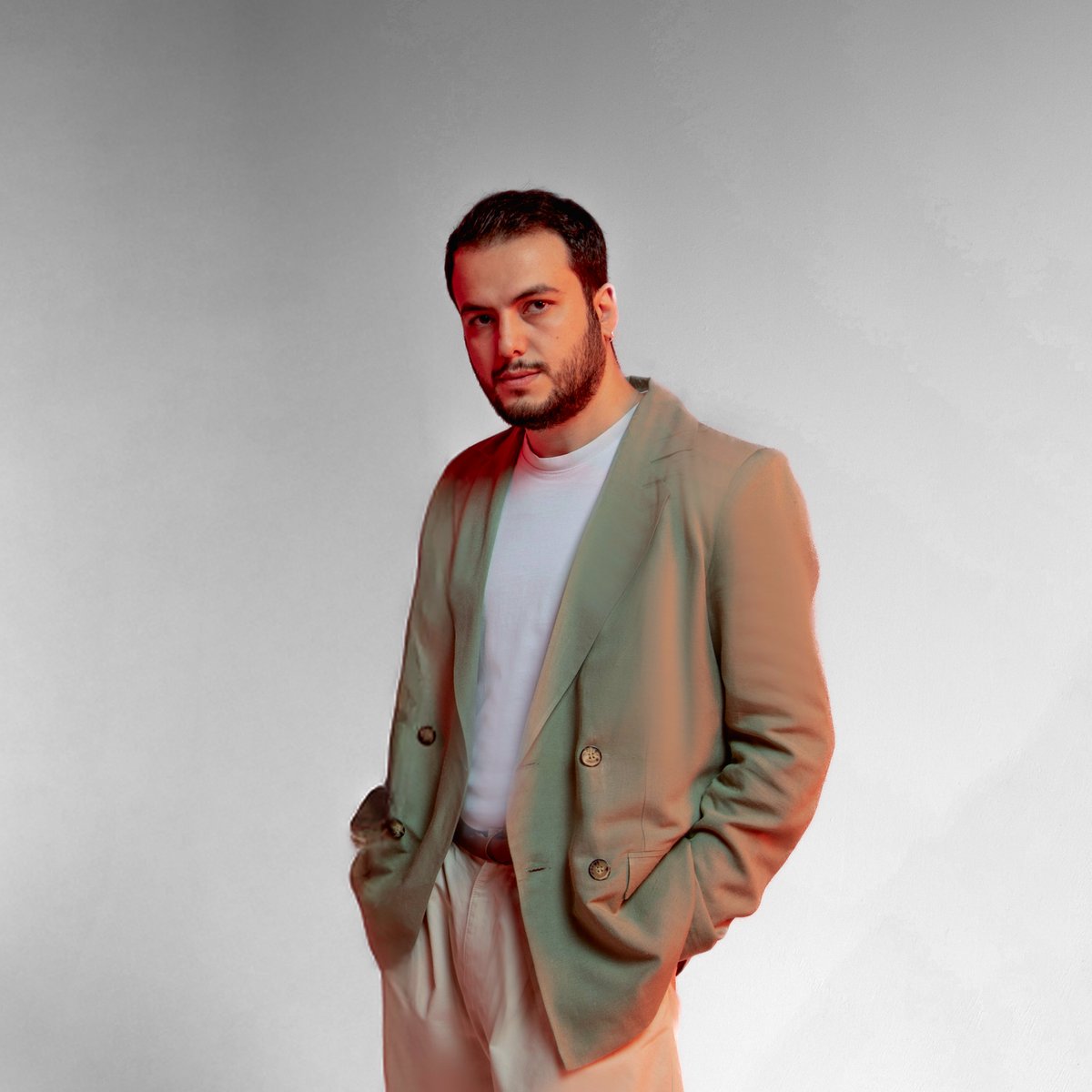 SpotifyTurkiye's tweet photo. Nasıl Derler Bilirsin, yeni şarkısı “Son bi’ Sezen” ile ayrılığın en tanıdık anlarına dokunuyor; gitmeden önce söylenen son cümleye, çalınan son şarkıya. 🎶 https://t.co/59nVh1HU2h https://t.co/2gE8sEst0R