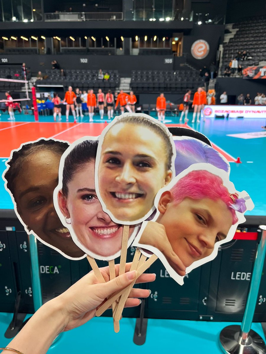 Doğum gününde hem Ebrar’ımıza hem de takıma tam destekk. 
Hepinizi çok seviyoruz takım. 
Once a tiger, always a tiger 🐯🧡🥳

#karakurtolar