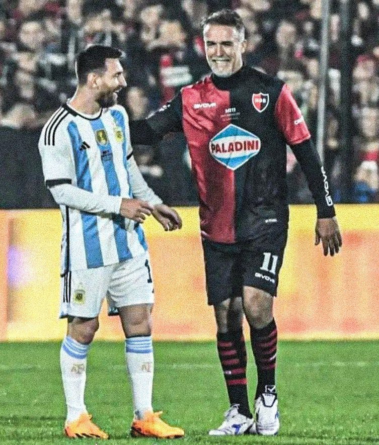 ModoScaloneta's tweet image. ⭐️ Hay DOS ARGENTINOS en el ranking oficial de MÁXIMOS GOLEADORES en la historia de los mundiales:

1 | 🇩🇪 Miroslav Klose: 16 goles
2 | 🇧🇷 Ronaldo: 15 goles
3 | 🇩🇪 Gerd Müller: 14 goles
4 | 🇫🇷 Just Fontaine: 13 goles
5 | 🇦🇷 LIONEL MESSI: 13 goles (vigente)
6 | 🇫🇷 Kylian Mbappé:…