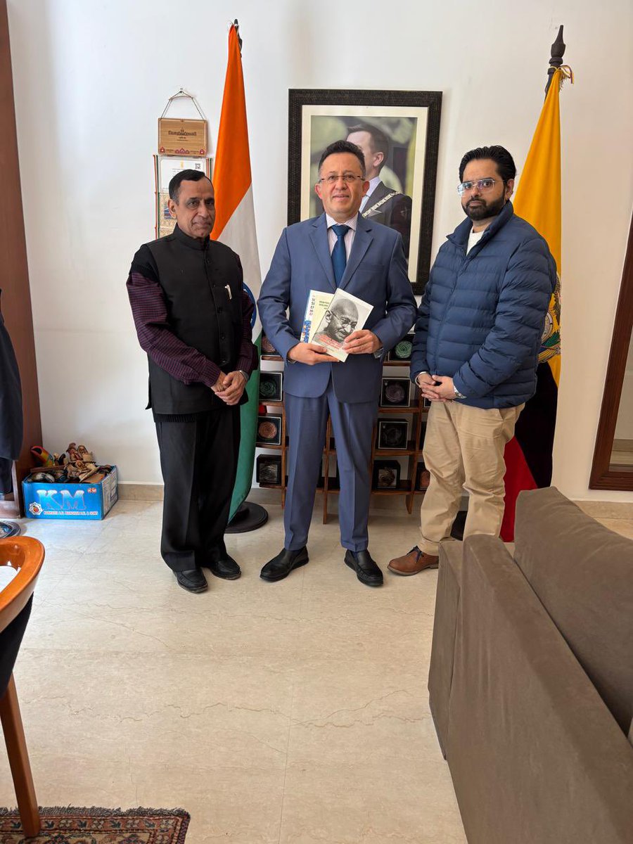 Embajada Ecuador India tweet media