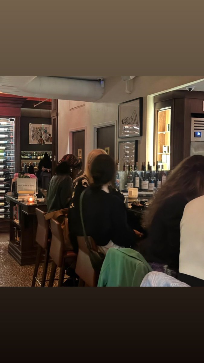 BLACKPINKBRASIL's tweet image. 🐿 roses_are_rosie story: 

“@.jennierubyjane adivinhe de quem é o aniversário...”

“Continue tentando adivinhar, @.jennierubyjane”

“JENNIE’S!!!!!!!!!!!!
🥰 TRINTA e SEDUTORA 🥰
NÓS TE AMAMOOOSSS 
@.jennierubyjane”

HAPPY JENUARY
#TheShiniestRubyDay
BORN TO BE JENNIE