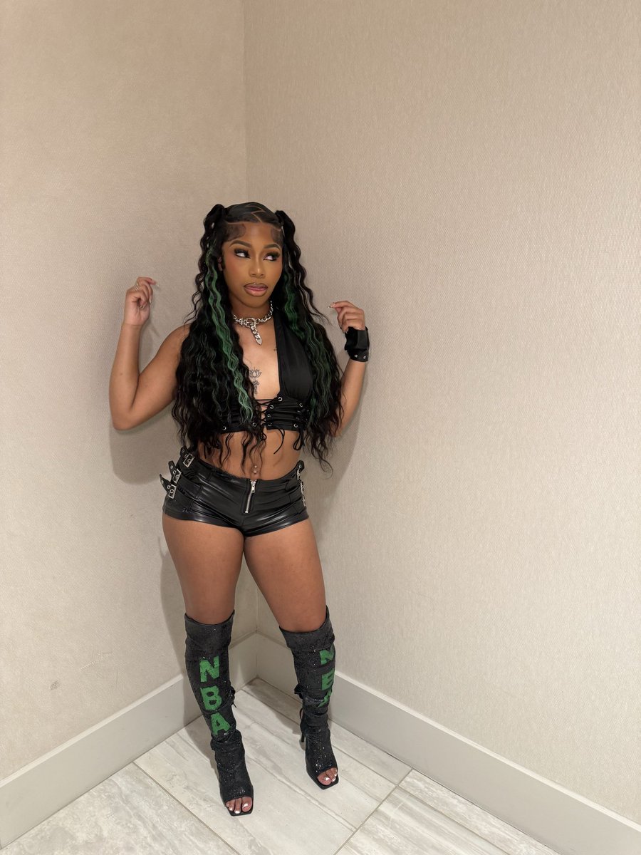 Roniya (@roniyamatthews) on Twitter photo 