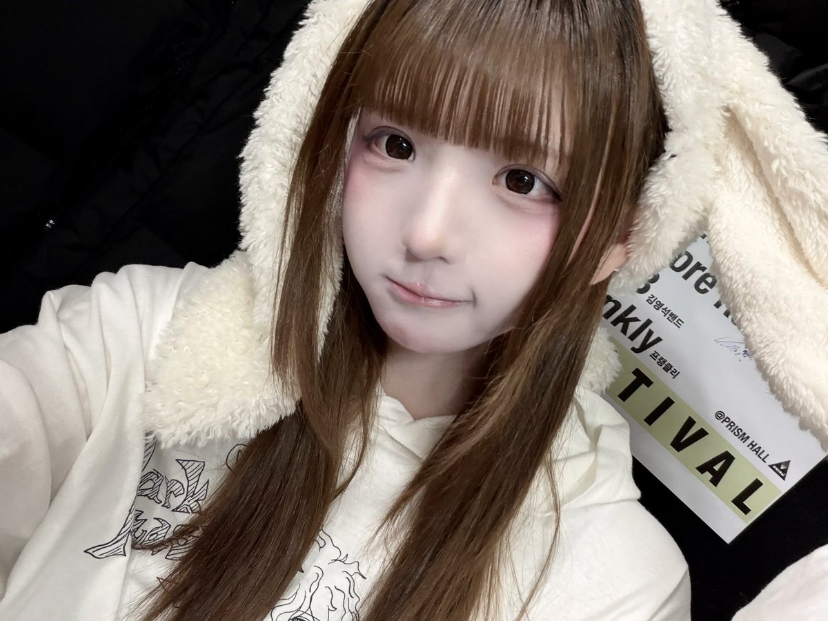solanin_tsub2s2's tweet photo. 흑발할랴 https://t.co/v0DVHZDup5