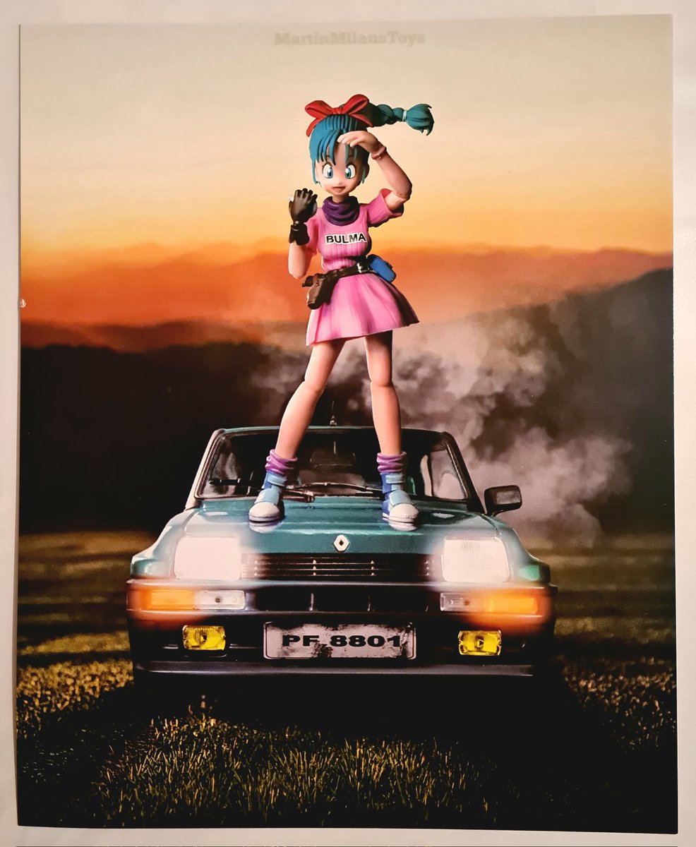 Bulma sobre el Renault 5 Turbo. Preciosa fotografía cortesía del crack <a href="/martinmilans/">MartinMilansToys</a>