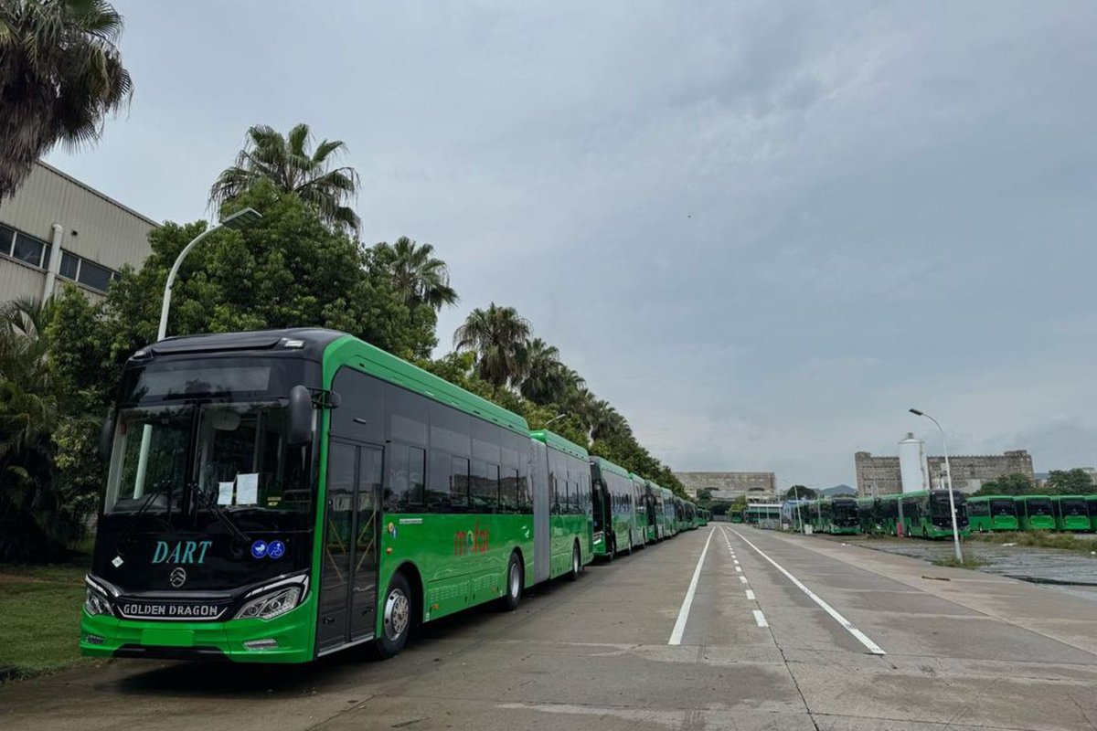 Mabasi mpya 50 ya mwendokasi yanatarajia kuingia nchini tarehe 15.01.2025

Habari Njema kwa wakazi wa Dar es salaam na viunga vyake. Mabasi mengine mapya 50 ya Mradi wa Mabasi Yaendayo Haraka (BRT) maarufu kama Mwendokasi yanatarajia kuwasili nchini tarehe 15.01.2026.

Kuwasili
