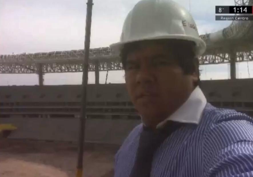 Sanyorchv's tweet image. El es el arquitecto Jesus "el arqui" Costly Hernández, responsable del cambio de césped en el estadio Cuahutemoc, lo busca el gobierno de Puebla por estafa.