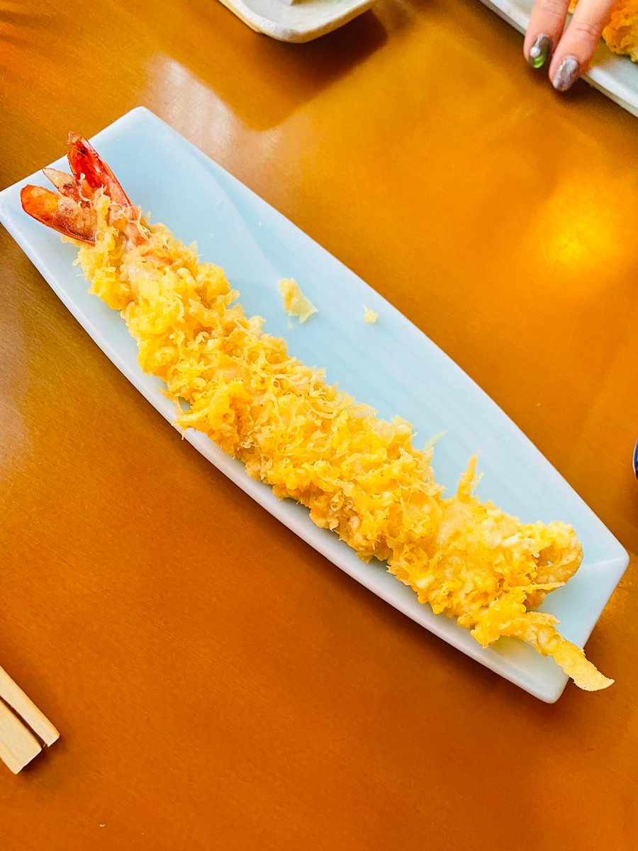 今日のテーマは　住んでみたい京急線の駅！！特にお正月は毎年初詣で利用させていただきますわ〜˶˃ᴗ˂˶♬*゜今年も弘明寺観音様と北島美穂さんと行く川崎大師様＆松月庵のお蕎麦は恒例行事です♪♪樽酒いただいてます
#まいう847
まひる（本人w）
#海老天ながーい