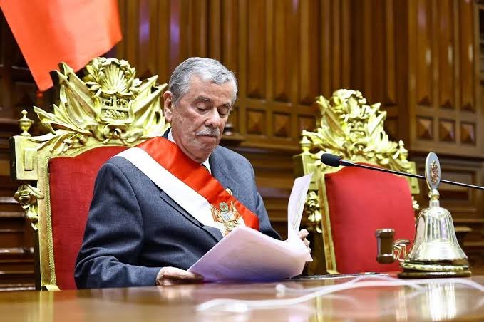 🚨ESCANDALO!
Además de los S/.30 000 del bono de 5 UIT + uniformes que se llevaron en diciembre, hoy el Kongreso ha pagado otro sueldo COMPLETO como “escolaridad”, TENGAN O NO HIJOS.
Mientras el Perú sufre, el pacto mafioso exprime hasta el final el dinero público. 

#PorEstosNo