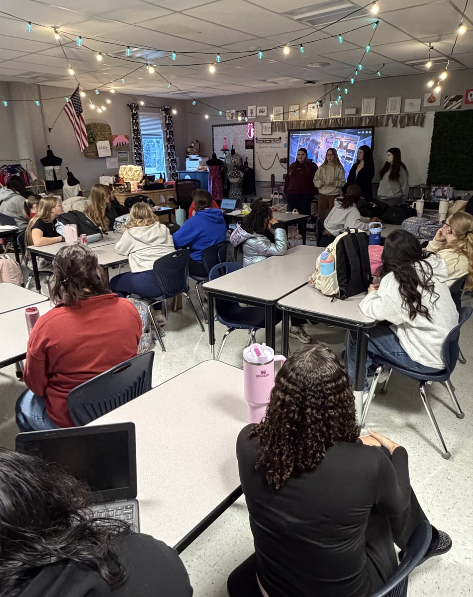 ISD future teachers tweet media