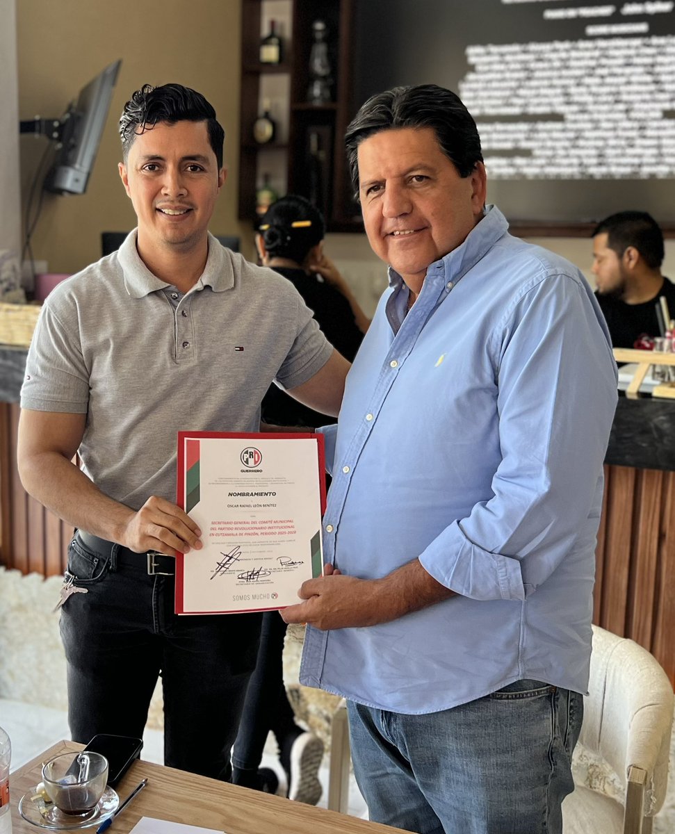 AleBravoAb's tweet photo. Vinimos a Tierra Caliente, a entregar los nombramientos de nuestras dirigencias municipales que se registraron en el reciente proceso. Seguiremos trabajando fuerte para reestructurar los comités municipales del PRI en Guerrero. El 2026 empezó recio y nosotros ya le agarramos el paso.