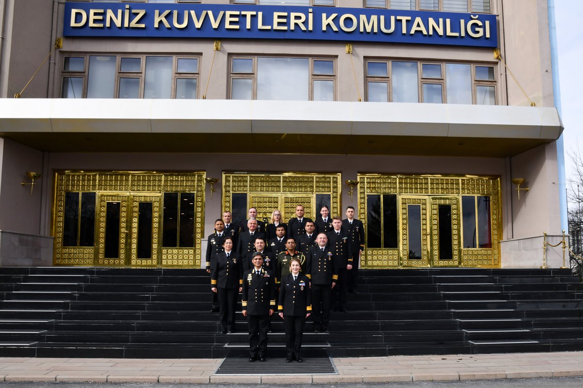 DemhaDeshi's tweet photo. 🇧🇩🤝🇹🇷

The "3rd Bangladesh-Turkey Naval Forces Cooperation Meeting" was held at the Naval Forces Command Headquarters with the participation of delegations from both countries.
#Bangladesh 
#Turkey https://t.co/G9ByL2cv3n