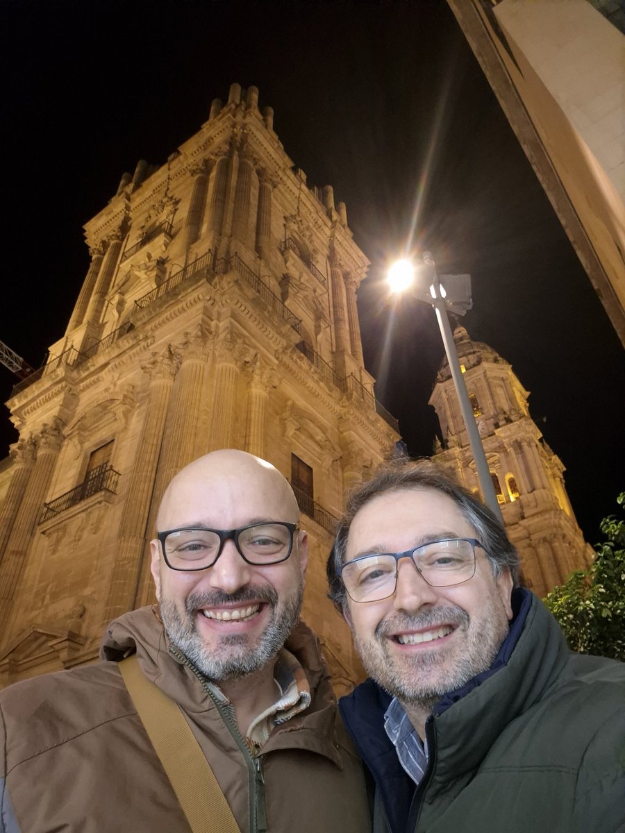 Lubilder's tweet image. Ayer tuve la suerte de desvirtualizar a un tipo encantador, Don @mansango...ojalá tenga  la suerte que se merece, que es mucha, y su corto Los visitantes de la madrugada se convierta en largo❤️🖤🫂