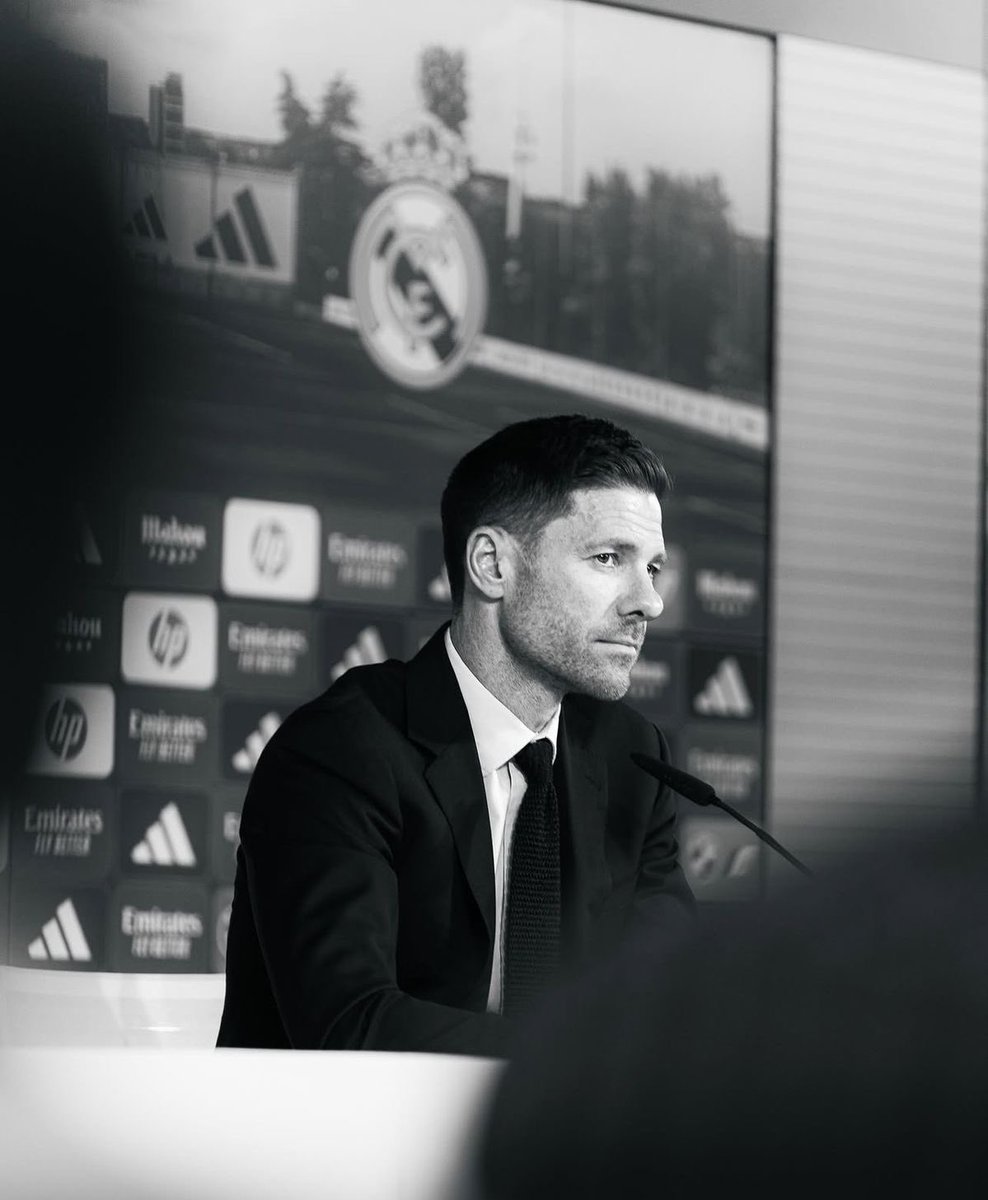 Ham8_od's tweet image. ارتيتا احتاج ست سنوات لبناء فريق ينافس ويحقق بطولات، بينما لويس إنريكي خلال سنتين فقط طوّر فريقه وحصد الألقاب.

تشابي ألونسو لم يُخرج بسبب فشله، بل بسبب تصرفات لاعبين طفولية، وتعالٍ، وضعف التزام بتعليماته.
المشكلة لم تكن في المدرب، بل في الملعب… وفي عقلية اللاعبين قبل أي شيء