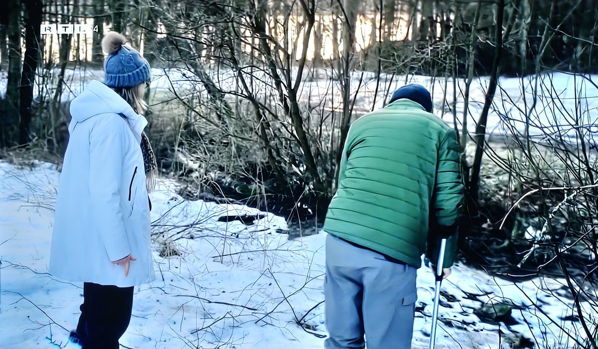 Wanneer je na een operatie met je fysiotherapeut langzaam weer een stukje leert lopen #wintervolliefde