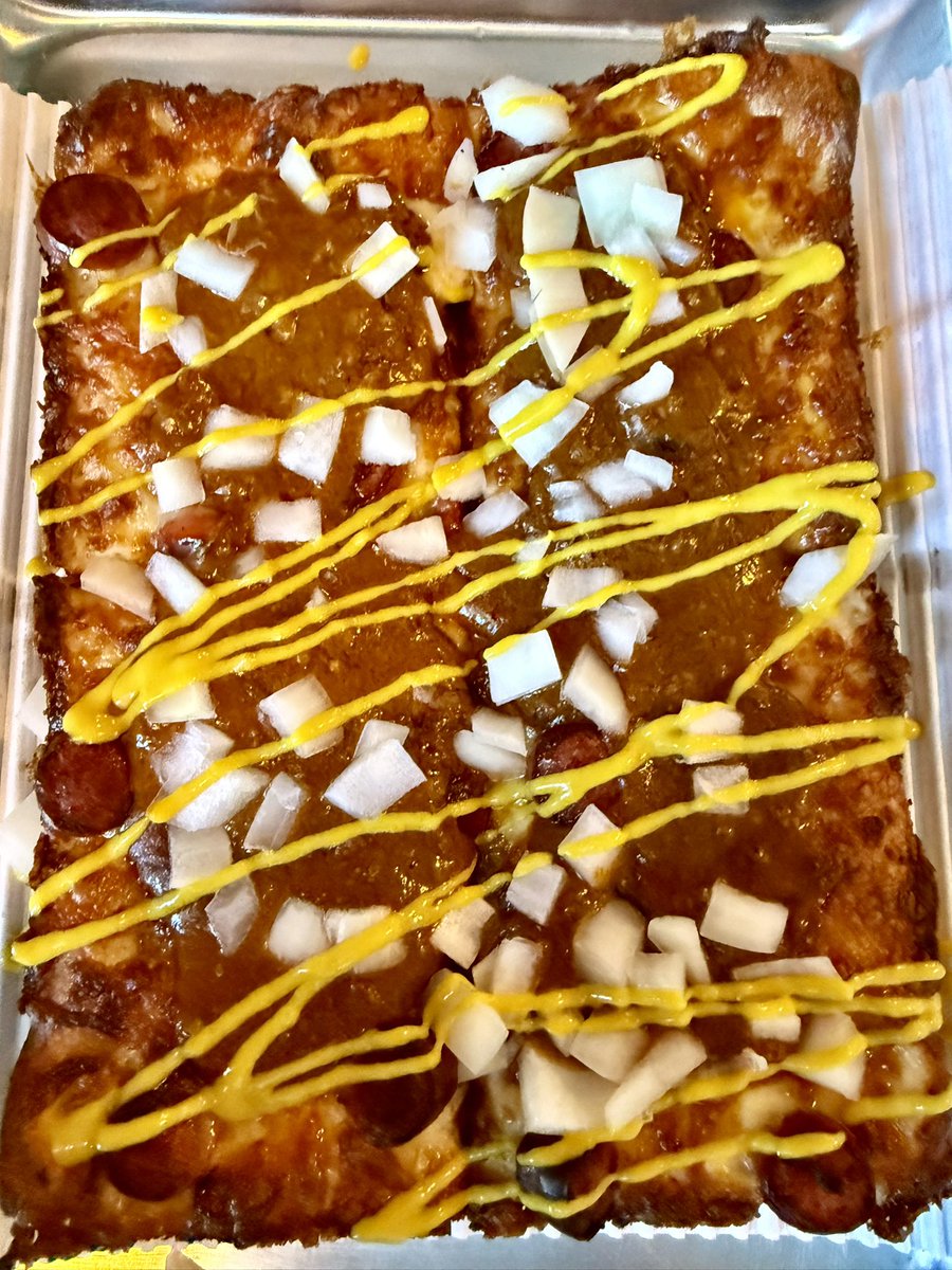 eatinglasvegas's tweet photo. Holy pepperoni! Robbie Cunningham’s #GuerillaPizza 🍕is back and packed in #DTLV. 
#Detroitstyle🍕 
#restaurant10 #2026 
@EatTalkRepeat https://t.co/lBGJbEPW9F