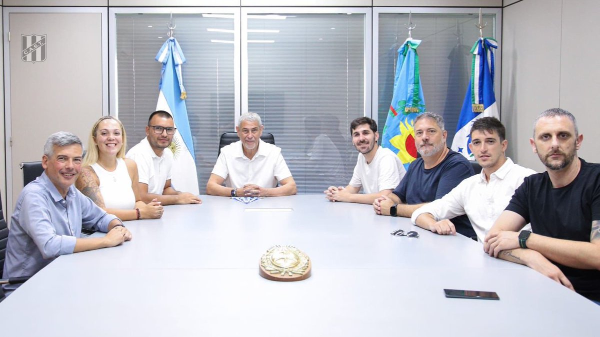 Ayer fuimos recibidos por el Intendente Jorge Ferraresi para trabajar en la agenda del Municipio junto a nuestra institución.

Durante el encuentro se hizo hincapié en el predio otorgado por la Municipalidad para la construcción del futuro campo deportivo, informando que en los