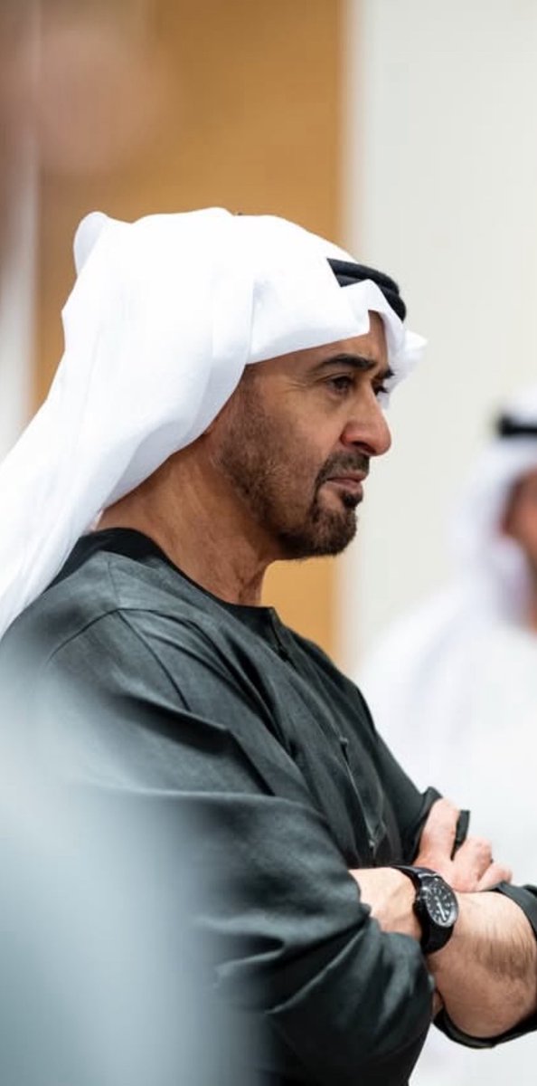A_m7552's tweet photo. دونك نسوق ارواحنا قبل الاموال وارواحنا  لرضاك ما هي بخيله حنا حزامك بالشدايد والأهوال ⚔️🇦🇪
#محمد_بن_زايد_عزنا_وفخرنا https://t.co/ve1ZzED7NC