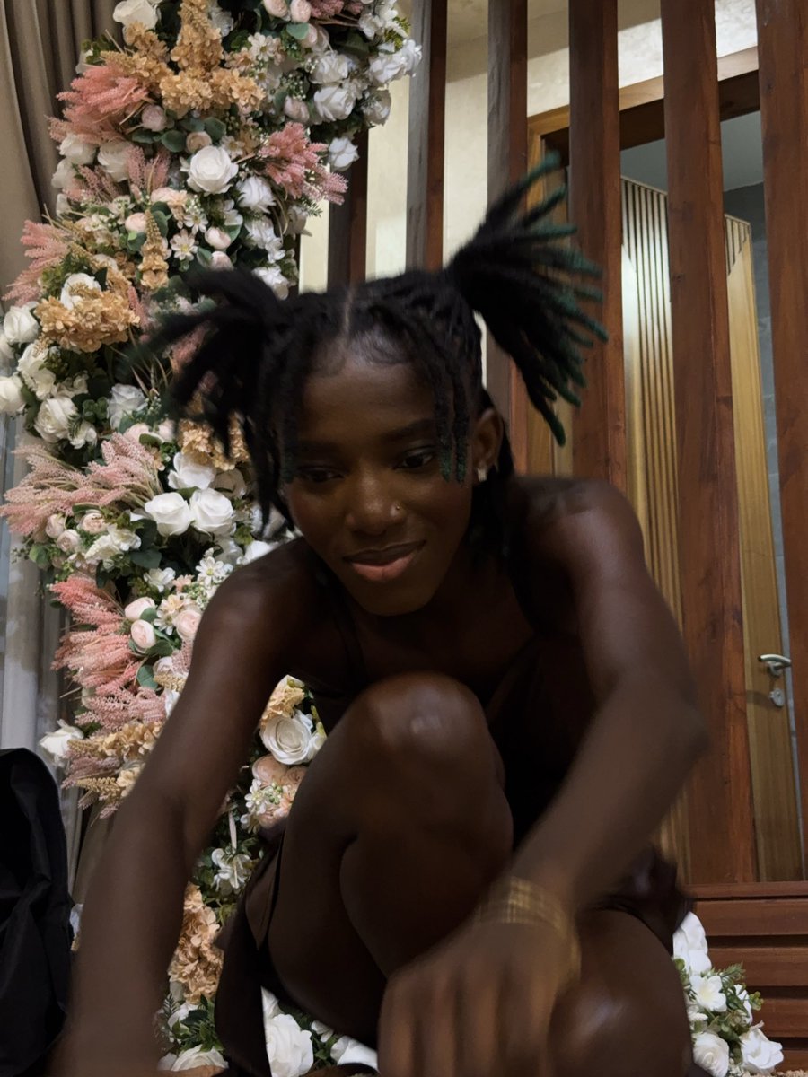 LisaQuama's tweet photo. lowkey i can pull this off 🥵 https://t.co/ExYdU0kXS9
