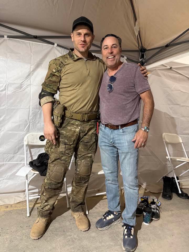 hidefan's tweet image. My man looking good