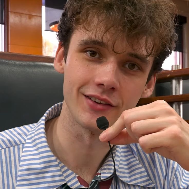 dextbur's tweet image. seriously like back up get out of my face