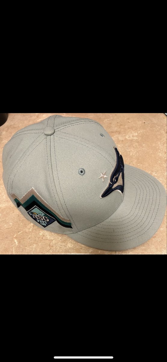 BigHig19's tweet photo. @BlueJays @NewEraCap @NewEraCanada Definitely a toss up between these two. 

Would have been the ALDS hat from last season if I was able to get my hands on one! lol 

#NationalHatDay #BlueJays https://t.co/3tCSYQq980