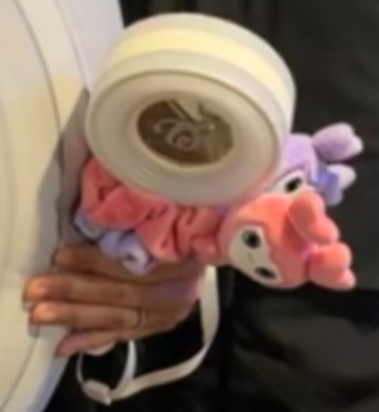 Huynni's tweet photo. ‼️ MISSING ‼️
Lost my Movely + Savely scrunchies at Seattle D1 on Tuesday, January 13 some time between 8:30am to 2pm.

Near Entry 8 or the Armory while lining up for pit. They’re not at Lost &amp; Found. ☹️

Shares are appreciated! Thank you!
#TWICE_THISISFOR_WORLD_TOUR_IN_SEATTLE https://t.co/nya4vhaeFM