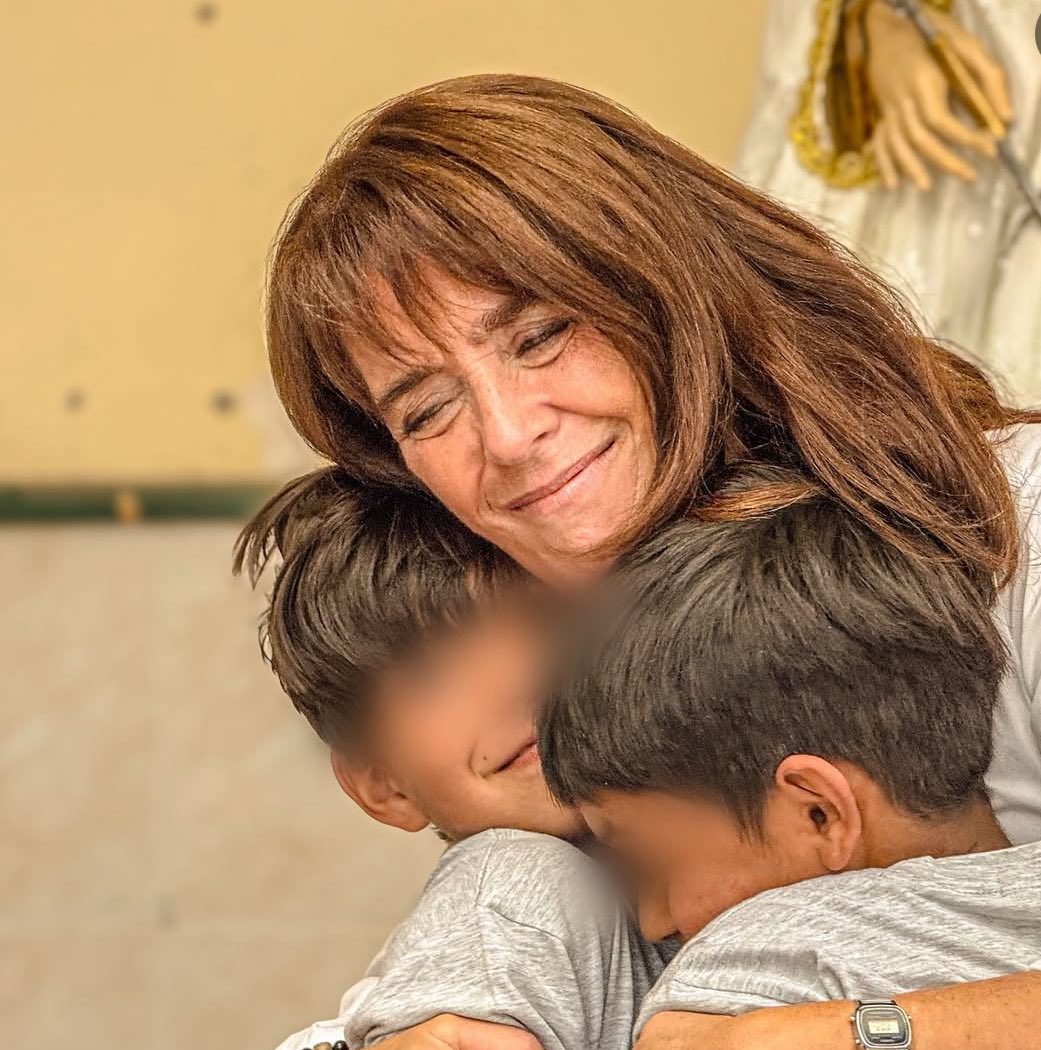 Hoy, nuestra Primera Dama , reafirmó su compromiso con los niños sin hogar. Los más vulnerables y olvidados de Chile. 
“ No están solos “ , les dijo. 
Que tremenda mujer tendremos a cargo de esta tarea !!!