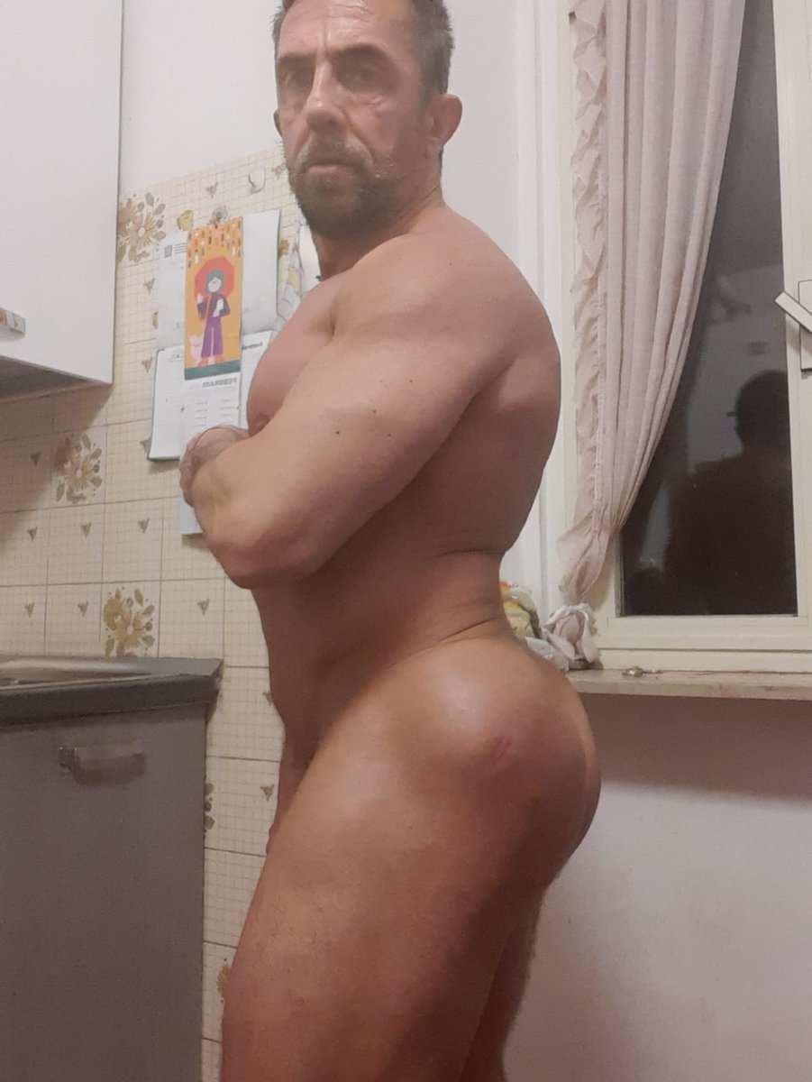 musclemassxxx's tweet photo. Il mio culo duro e muscoloso vi aspetta https://t.co/Hn61Mi6X0w