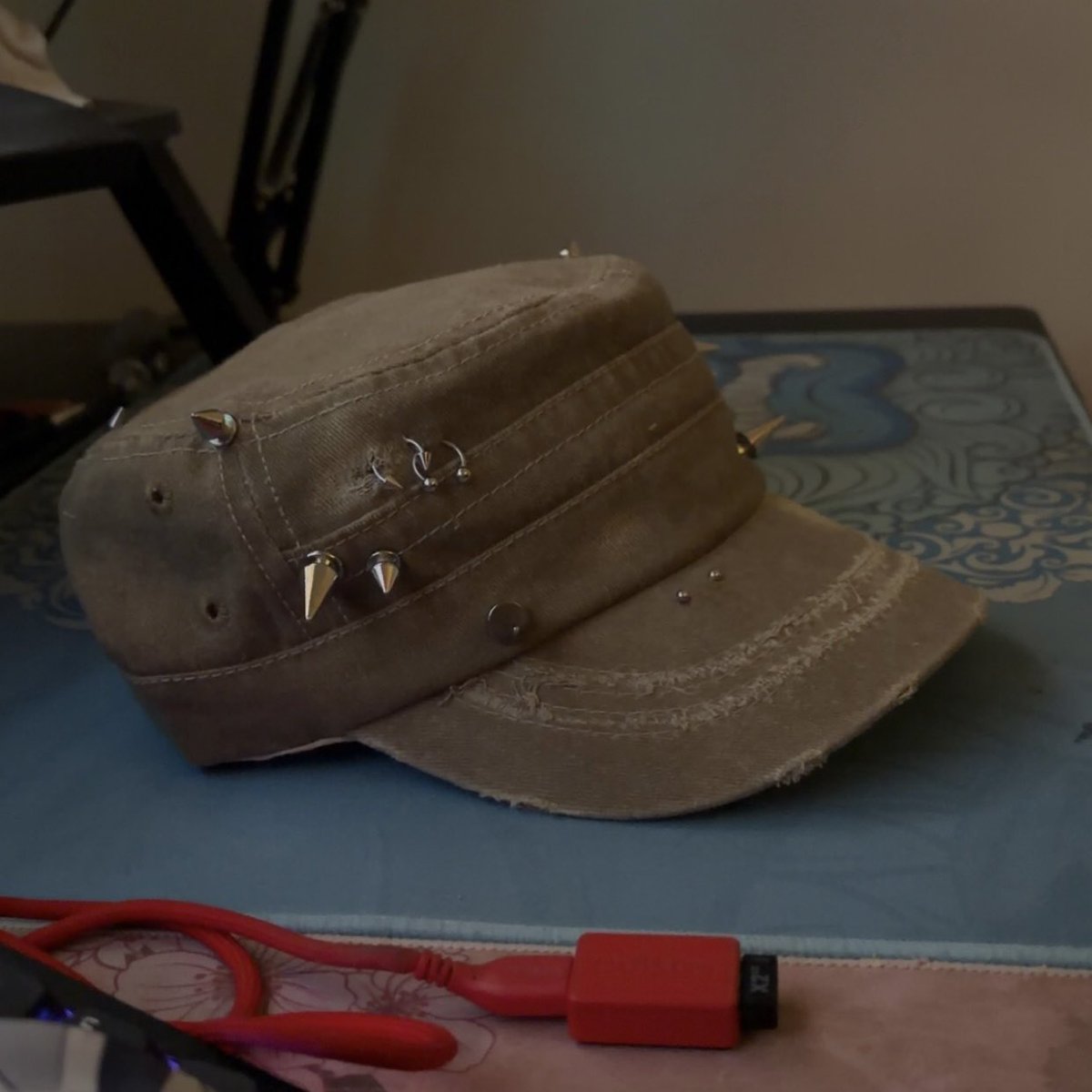 slashedyu's tweet image. just made this hat:3