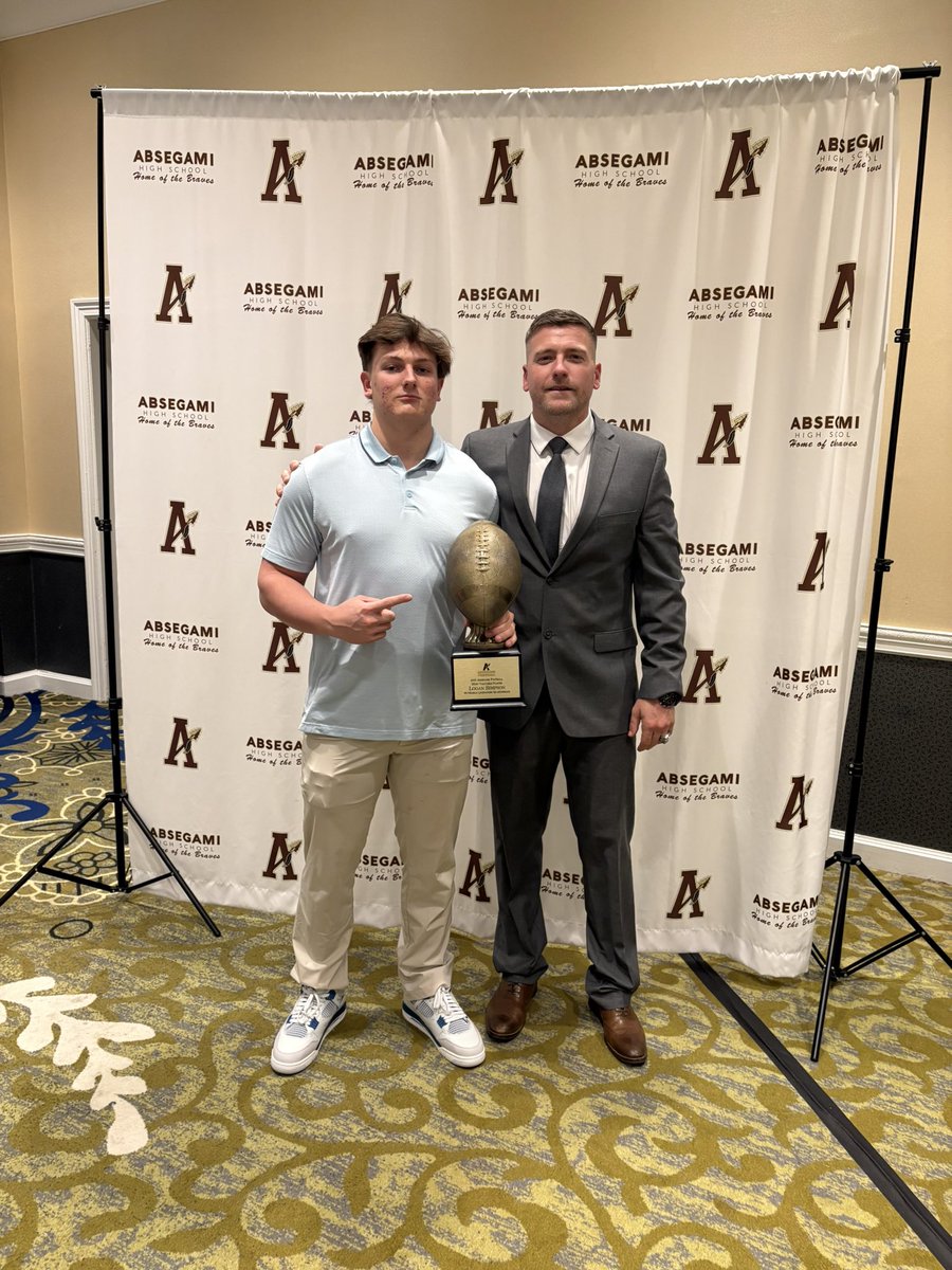 Logan Simpson tweet media