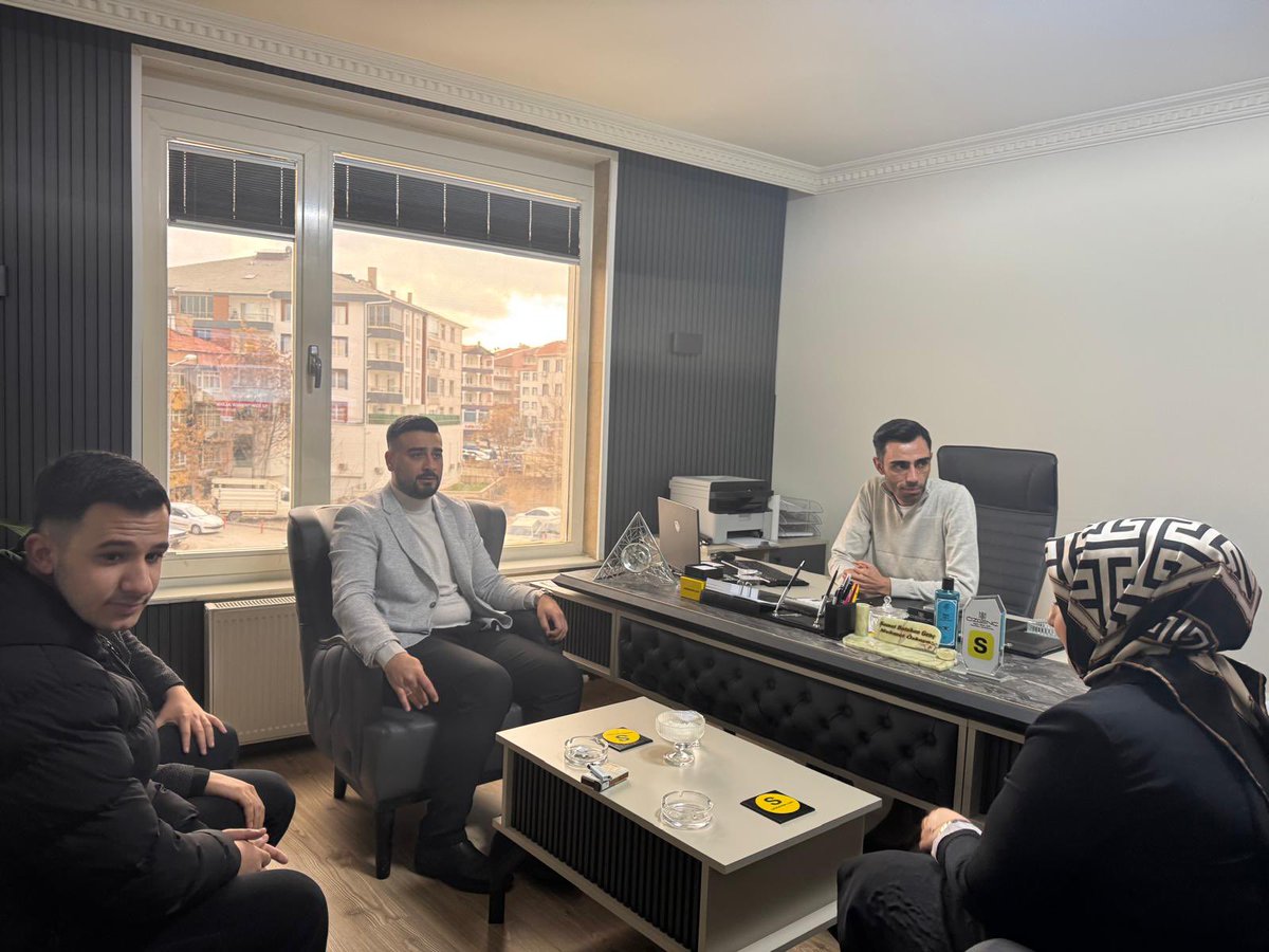Genç girişimcilerimizin yanındayız! 

Şehrimize değer katan, yeni iş yerlerini faaliyete geçiren genç esnaf kardeşlerimizi ziyaret ederek, "Hayırlı Olsun" dileklerimizi ilettik.

Rabbim utandırmasın, bol ve bereketli kazançlar nasip etsin.
