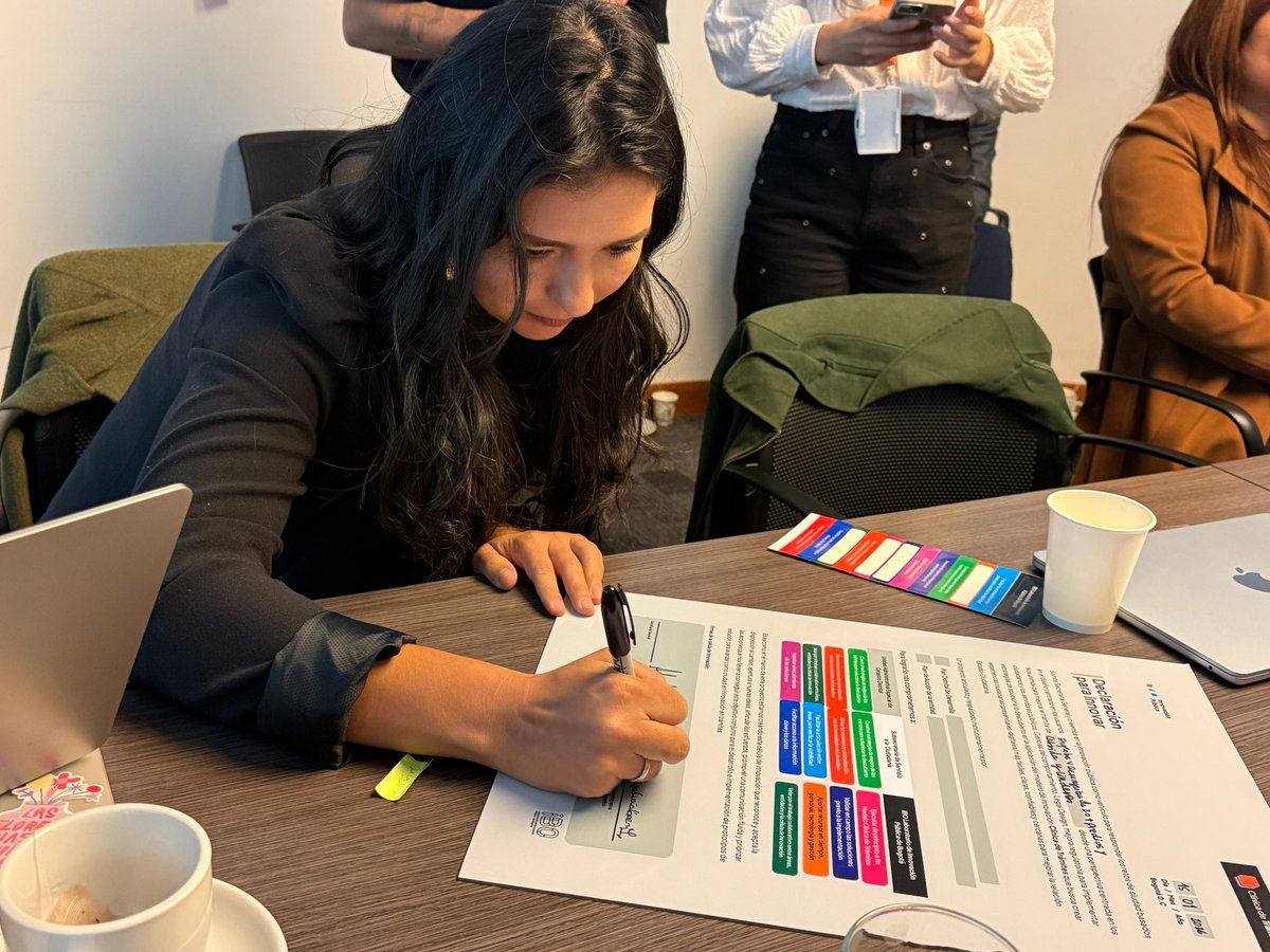 Avanzamos en la modernización de los trámites con la estrategia #BogotáÁgil, una apuesta de la Alcaldía Mayor de <a href="/Bogota/">Alcaldía de Bogotá</a> para simplificar procesos, reducir tiempos y mejorar la experiencia de la ciudadanía y el sector productivo.