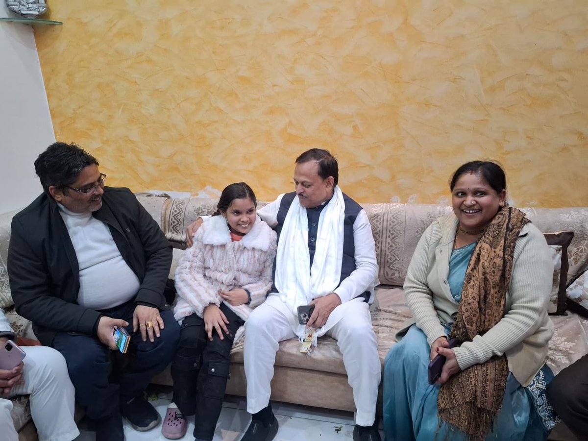 irameshawasthi's tweet image. जिला शासकीय अधिवक्ता (क्राइम) श्री दिलीप कुमार अवस्थी जी के निवास पर खिचड़ी भोज कार्यक्रम में रहना हुआ।

#rameshawasthi #sansadloksabhakanpur #makarsankranti #khichdi #rameshawasthiloksabhakanpur