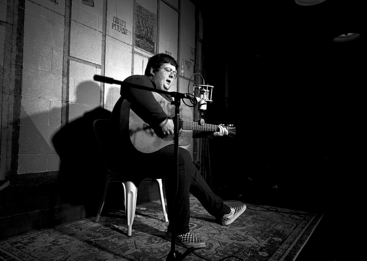 ncpr's tweet image. Renowned guitarist Jake Eddy is performing at the Hootenanny in Saranac Lake on Monday, Jan. 19. Earlier in the afternoon, Eddy will teach a masterclass on flatpicking techniques.
northcountrypublicradio.org/news/story/528…