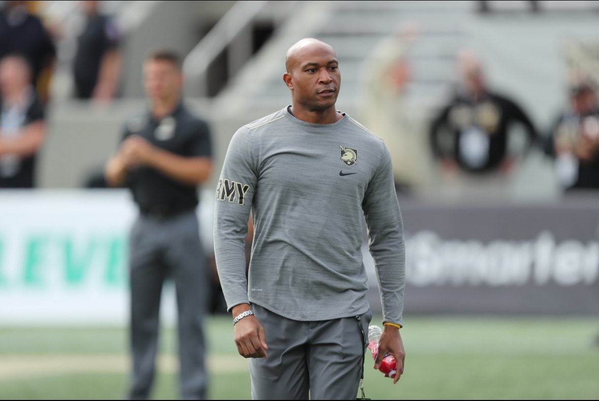 Pete Thamel tweet media